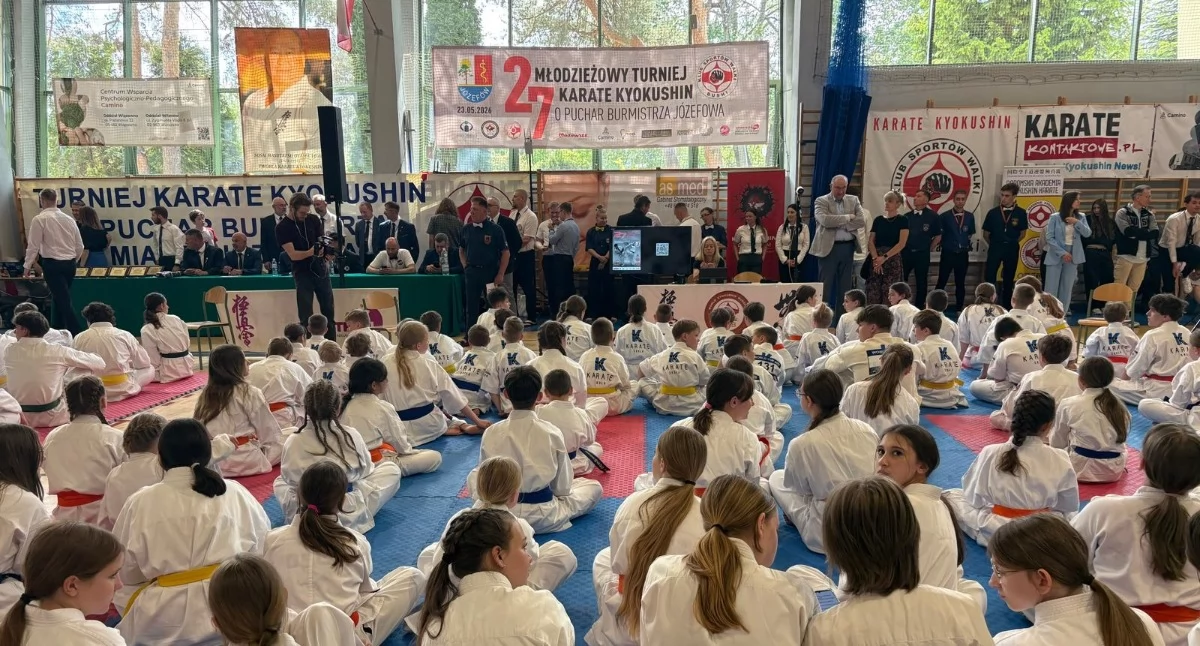 Sporty walki, Sukcesy zawodników Mazowiecko Podlaskiego Klubu Karate Józefowie [foto] - zdjęcie, fotografia
