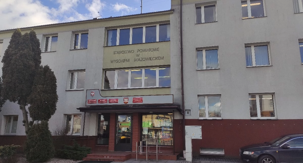 Inwestycje, starym budynkiem starostwa Poznaliśmy plany samorządu - zdjęcie, fotografia
