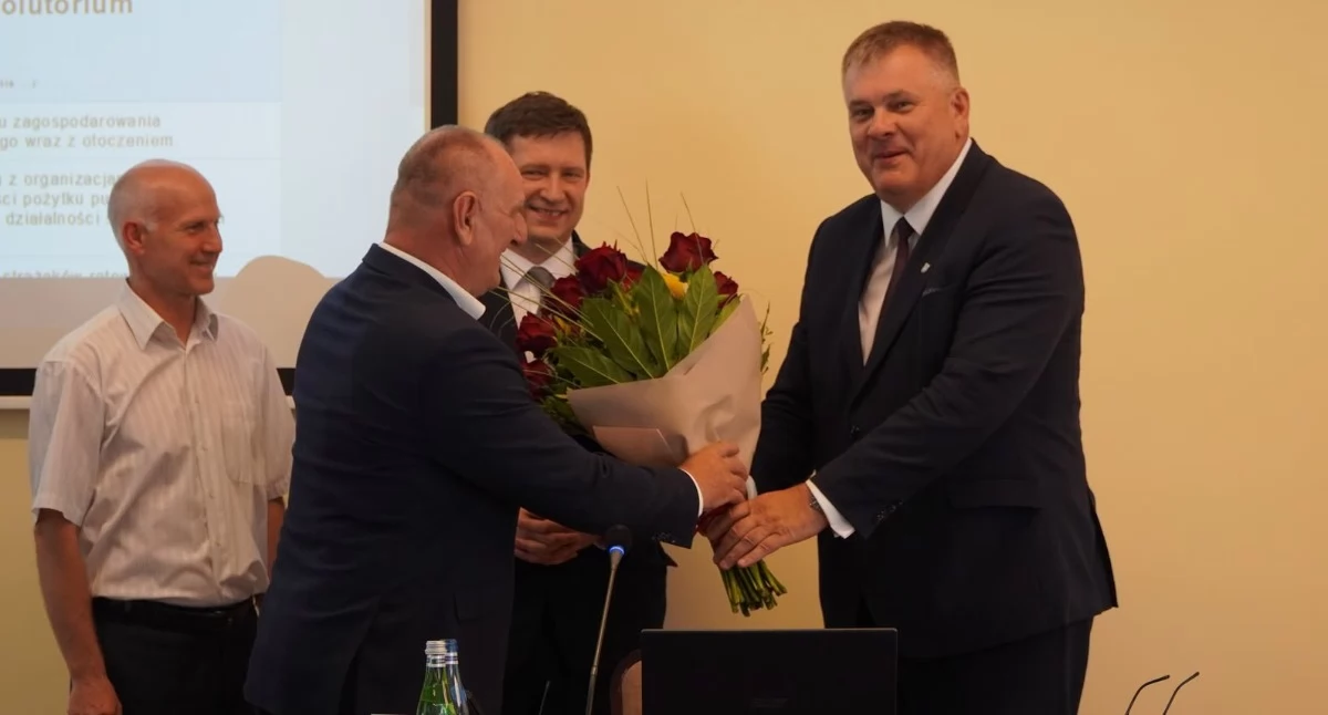 Burmistrz Wysokiego Mazowieckiego z wotum zaufania i absolutorium /fot. UM Wysokie Mazowieckie