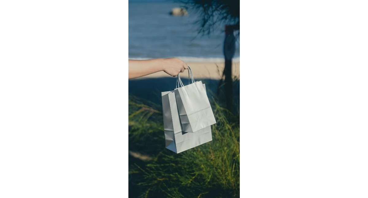 Artykuł sponsorowany, Torebki papierowe białe skuteczne narzędzie komunikacji marketingowej - zdjęcie, fotografia