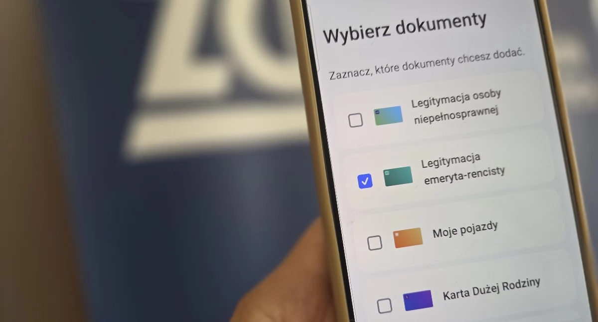 US - ZUS, emerytów rencistów korzysta cyfrowej legitymacji - zdjęcie, fotografia