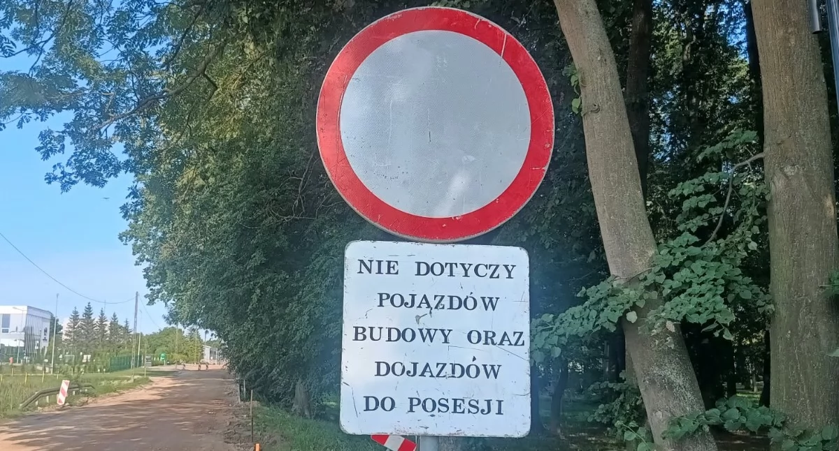 Utrudnienia drogowe, Utrudnienia drodze Sokoły–Dworaki Staśki Drogowcy będą układać asfalt - zdjęcie, fotografia