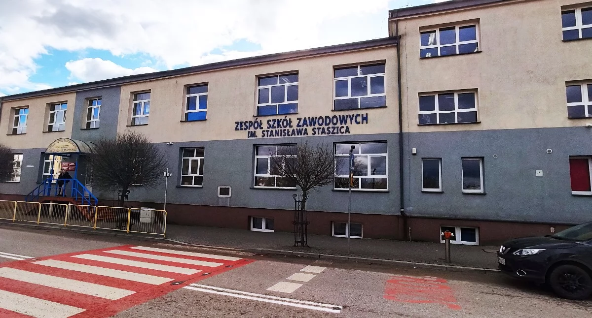 Edukacja, Dwóch nastolatków zatrzymanych Wysokiem Mazowieckiem Nagrali nożem - zdjęcie, fotografia