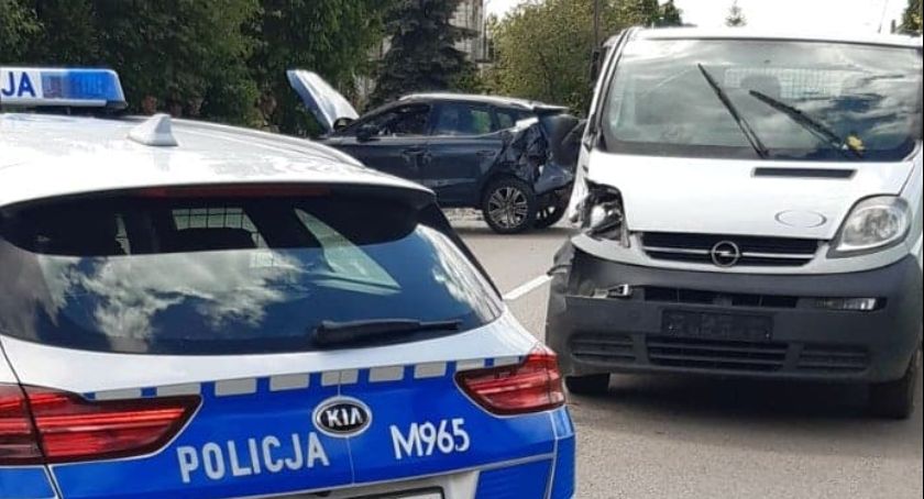 Wypadek w Jabłoni Kościelnej. Jedna osoba w szpitalu