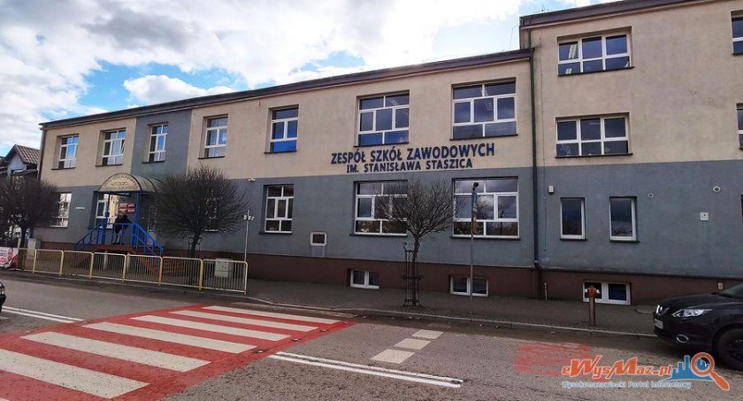 Zdjęcie przedstawia Zespół Szkół Zawodowych im. St. Staszica w Wysokiem Mazowieckiem