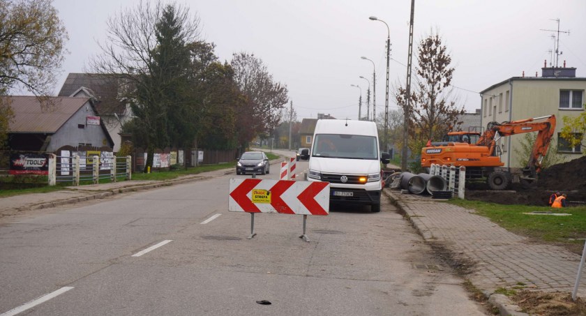 Zdjęcie archiwalne z remontu ulicy Białostockiej w Wysokiem Mazowieckiem