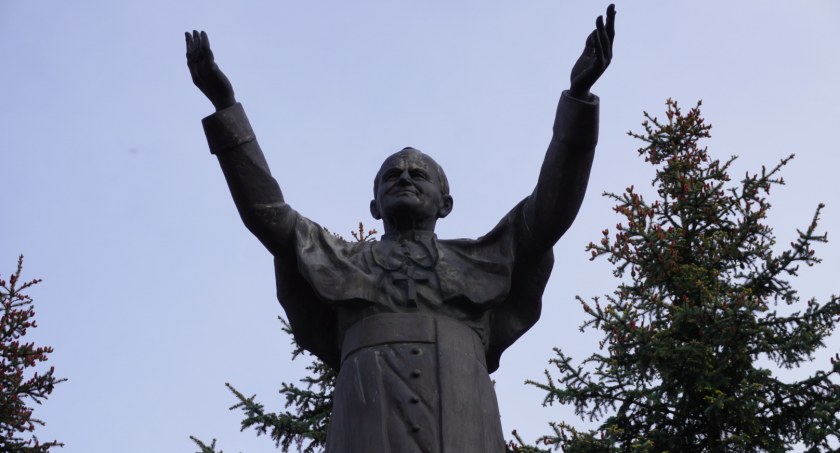 Zdjęcie: Pomnik św. Jana Pawła II w Ciechanowcu