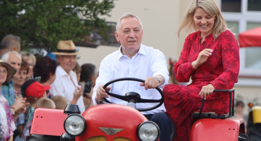 Zdjęcie: Henryk Kowalczyk podczas XX Podlaskiego Święta Chleba w Ciechanowcu