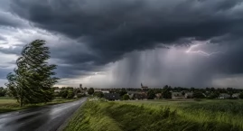 Ostrzeżenie IMGW dla całego województwa podlaskiego. Burze, ulewny deszcz i silny wiatr