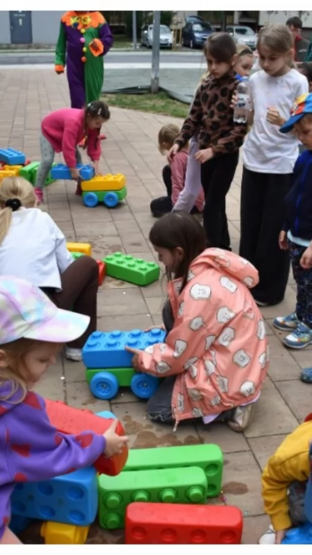 Rodzinna integracja mimo deszczu. Piknik „Bezpieczna Przystań” w Wysokiem Mazowieckiem [foto]
