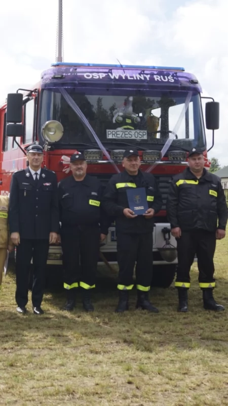 Nowy wóz dla OSP Wyliny-Ruś. Strażackie święto połączone z piknikiem [foto]