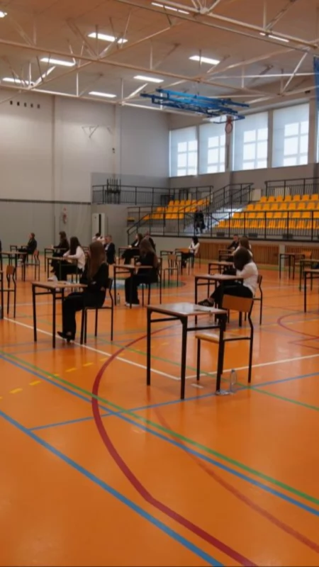 Egzamin ósmoklasisty 2026. Jak wypadli uczniowie z powiatu wysokomazowieckiego?