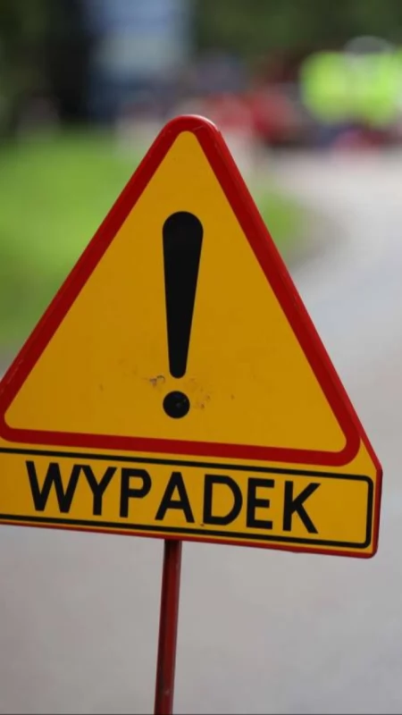 Tragiczny wypadek w gminie Sokoły. Nie żyje kierowca samochodu osobowego