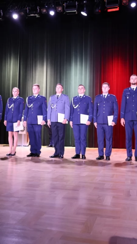 Święto Policji w Wysokiem Mazowieckiem. Awanse dla 19 funkcjonariuszy [foto]