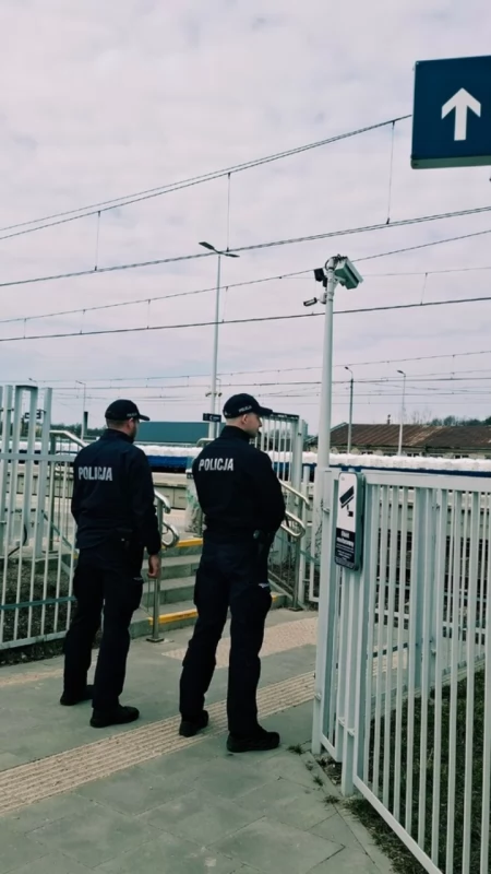 Z Warszawy dotarł do Czyżewa. Policjanci pomogli poszukiwanemu 13-latkowi