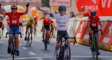 Oskar Żochowski z KS Kulesze Kościelne na podium Tour de Pologne Junior – drugie miejsce w Cieszynie!