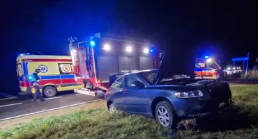 Trzy osoby trafiły do szpitala po wypadku w gminie Sokoły [foto]