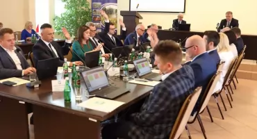 Sesja Rady Miasta Wysokie Mazowieckie: obwodnica zyskała nazwę, burmistrz o inwestycjach i PKS Nova