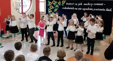 Dzień Edukacji Narodowej w Przedszkolu Miejskim nr 2 w Wysokiem Mazowieckiem [foto]