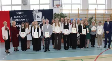 Najzdolniejsi uczniowie z Gminy Kulesze Kościelne nagrodzeni stypendiami [foto]