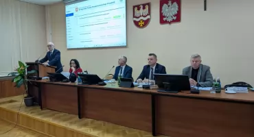 Dwie interpelacje w sprawie niebezpiecznych skrzyżowań i braku chodnika w Dąbrówce Kościelnej