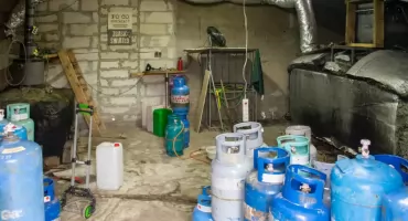 Ponad 55 tys. litrów zacieru i 8 tys. litrów bimbru. Podlaska KAS zlikwidowała bimbrownię [FOTO + VIDEO]