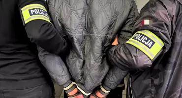 Policja zatrzymała poszukiwanego 30-latka odpowiedzialnego za udzielanie narkotyków nieletniemu