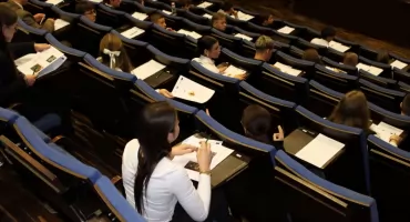 Sukces uczniów z Krzyżewa i Ciechanowca w Wojewódzkim Konkursie Wiedzy o Pszczelarstwie [foto]