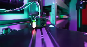 Różnice między drukiem offsetowym a cyfrowym - Który lepszy?