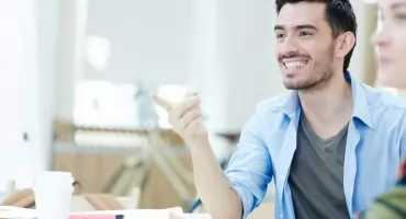 Waluty na żywo: Złoty pod presją przed decyzją RPP? Sprawdź najnowsze notowania i analizy!