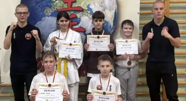 Zawodnicy Mazowiecko-Podlaskiego Klubu Karate z medalami! Silny występ reprezentantów Ciechanowca [foto]
