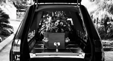 Jak wybrać dobry zakład pogrzebowy? Najważniejsze kryteria i wskazówki
