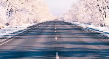 IMGW: w nocy i rano możliwe oblodzenia dróg i chodników