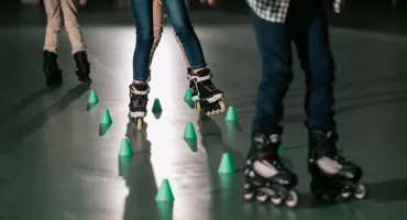 Świecące kółka do rolek – kolorowa przyjemność i bezpieczeństwo na trasie