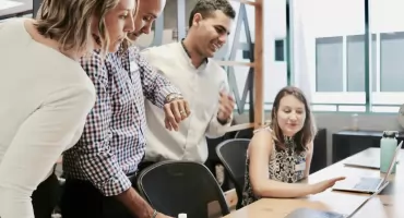 CA STAFF: Outsourcing kadr i płac – jak poprawia efektywność firm?