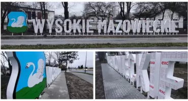 Trwa montaż przestrzennego witacza przy Zambrowskiej. Prace na finiszu [FOTO]