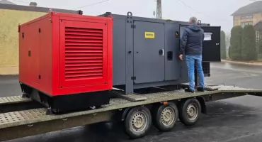 Kulesze Kościelne: Do szkoły i urzędu trafiły agregaty prądotwórcze [foto]