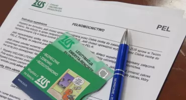 Pełnomocnictwo w ZUS: jak senior może załatwić sprawy przez zaufaną osobę