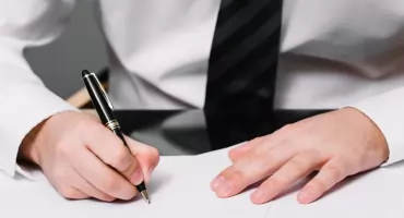 Zaświadczenia stażowe ZUS bez odręcznego lub elektronicznego podpisu są ważne