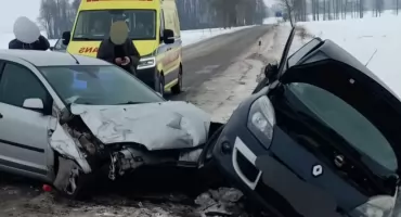 Poranna kolizja w gminie Czyżew. Trudne warunki na drogach