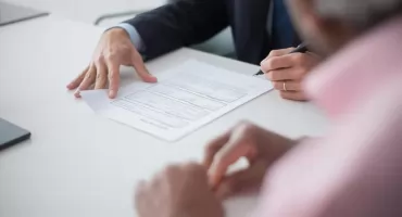 Jak firma może zadbać o zgodność z prawem pracy?