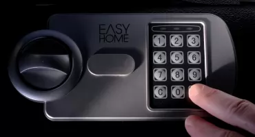 Jak zabezpieczyć gotówkę i dokumenty w małej firmie?