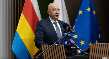 Przewodniczący sejmiku Cezary Cieślukowski usłyszał 10 zarzutów. Chodzi o oświadczenia majątkowe