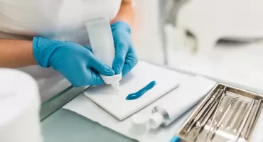 Do czego wykorzystuje się woski stomatologiczne?