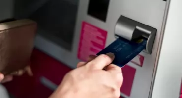 Niektórzy emeryci i renciści otrzymają zwaloryzowane świadczenie wcześniej niż zwykle