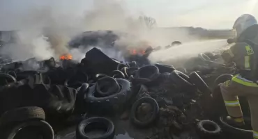 Zwarcie w kuchence i pożar opon. Pracowity dzień wysokomazowieckich strażaków