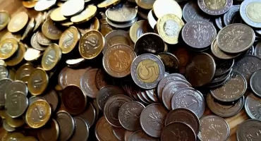 Ponad 2 tys. zł odzyskane. Policja zatrzymała włamywaczy z myjni