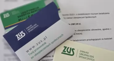 ZUS wypłaca „trzynaste emerytury”. Kolejne przelewy już w połowie kwietnia