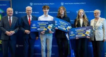 Sukces uczennic „Staszica” w ogólnopolskim finale konkursu „Poznaj swoje prawa w pracy”