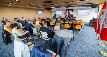 Pierwsza sesja Rady Powiatu Wysokomazowieckiego w nowej siedzibie [FOTO]